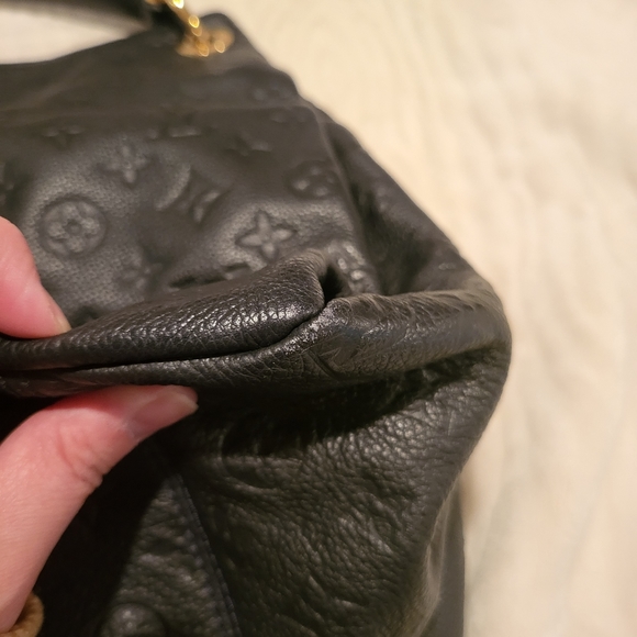 No longer my style, bag needs a new owner who can show her off! - Picture 8 of 8